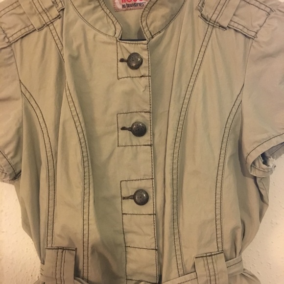 Casual Top. Size M/L - Picture 4 of 4